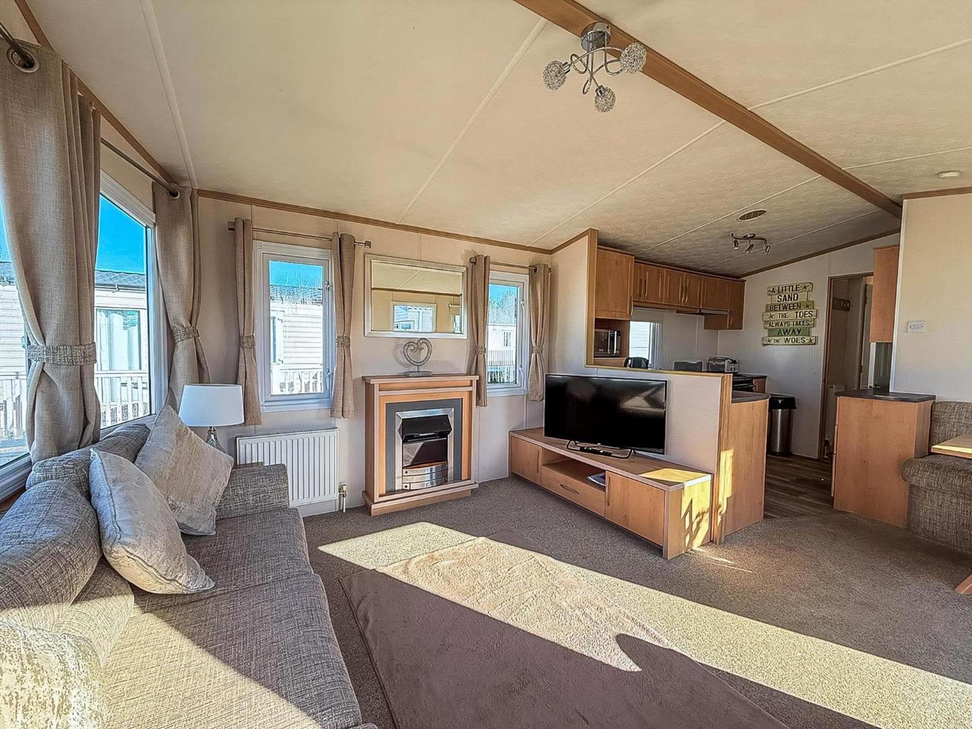 Lovely 6 Berth Caravan For Hire At Manor Park In Hunstanton Norfolk Ref 23044S Экстерьер фото